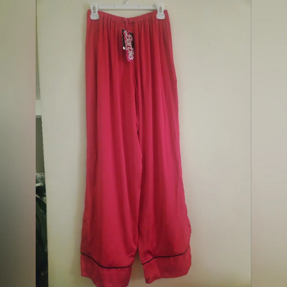 ZARA X BARBIE THE MOVIE WARNERBROS. SATIN EFFECT PANTs pink BNWT